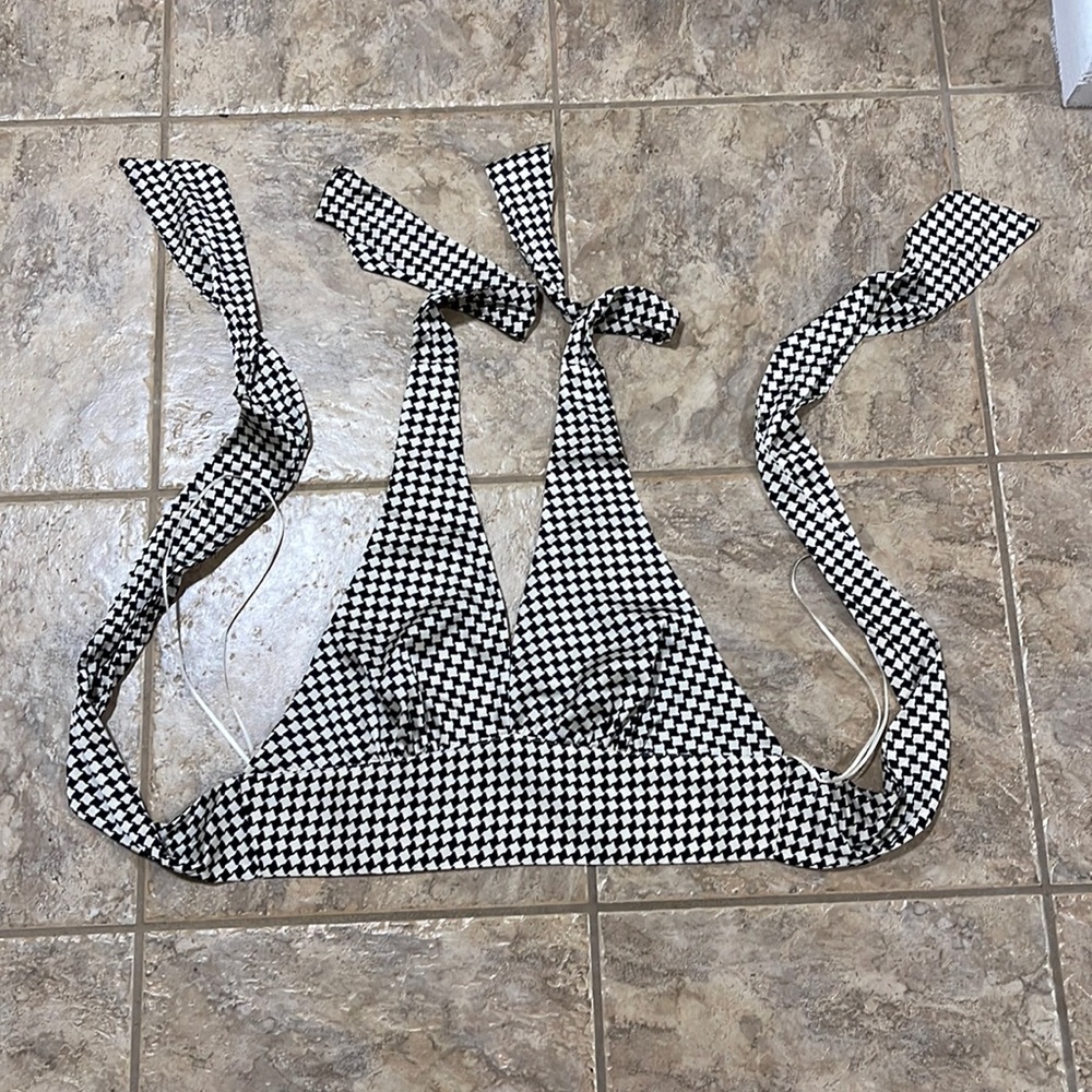 Black and white tie crop top